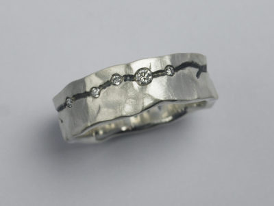 Canyon ring with diamonds