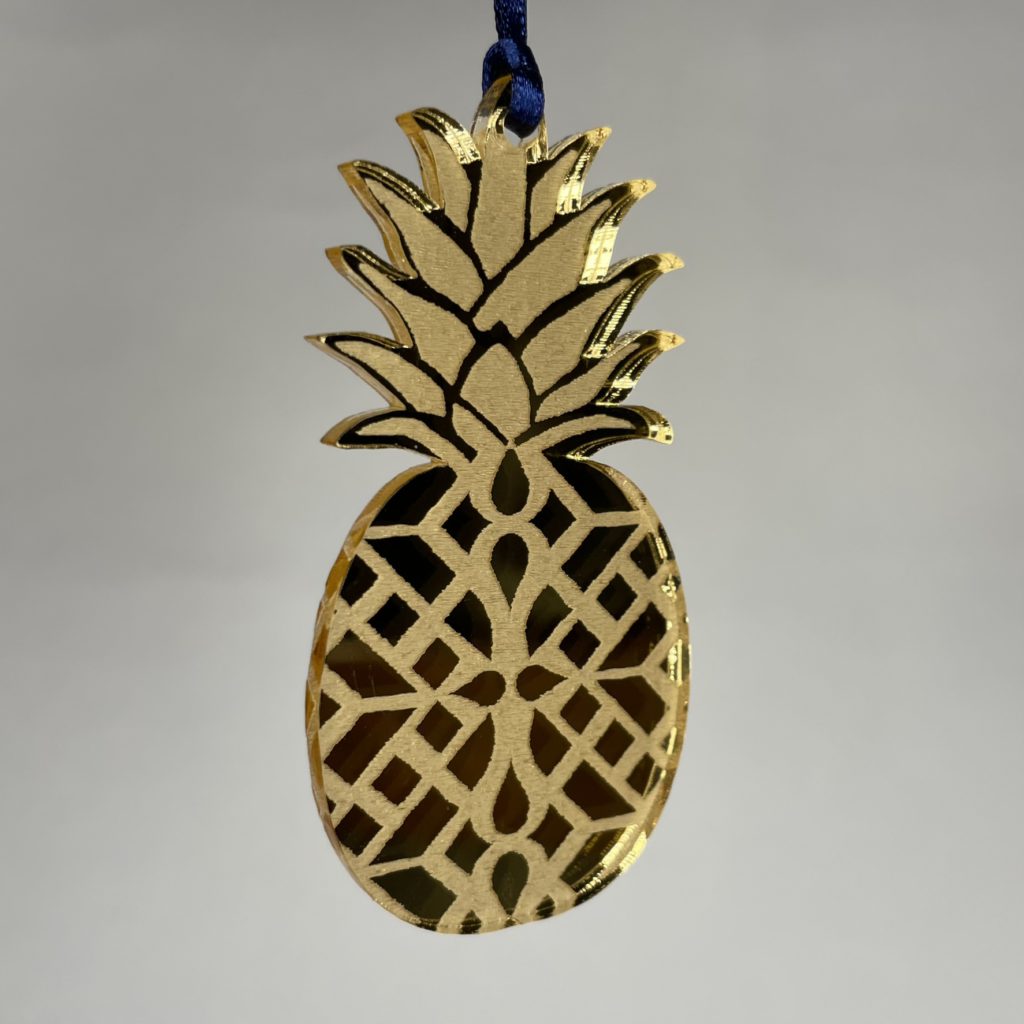Mini pineapple mirrored acrylic decoration