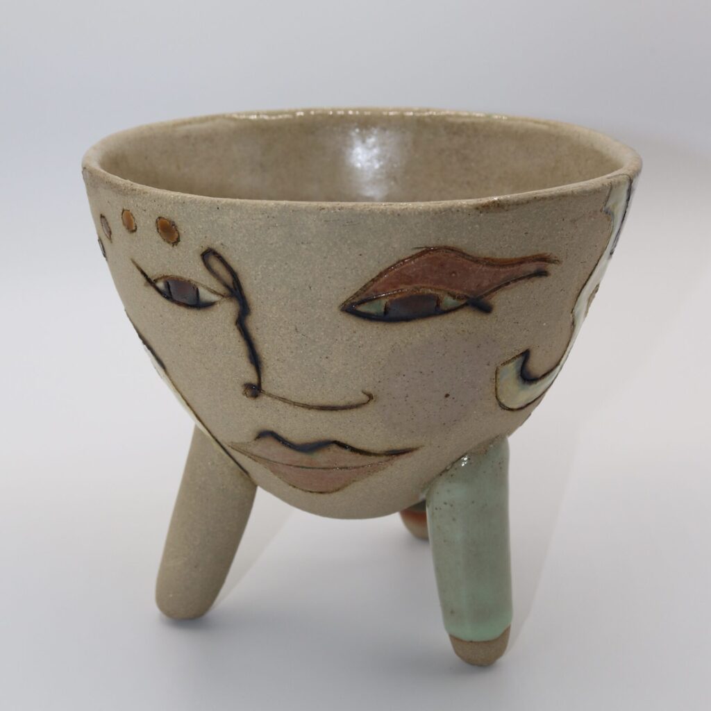 Four Dots Pot