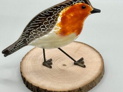 3D L robin on wooden slice